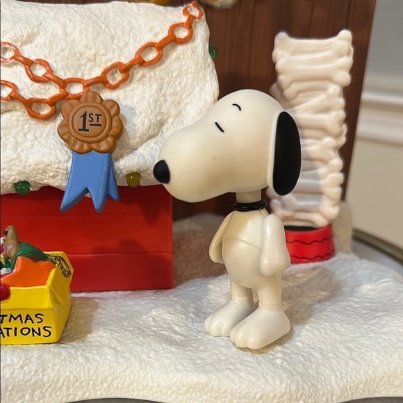 Snoopy and His 1st Prize contest Charlie Brown Christmas - Picture 14 of 16